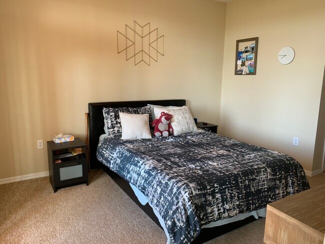 Building Photo - 5000 Culbreath Key Way