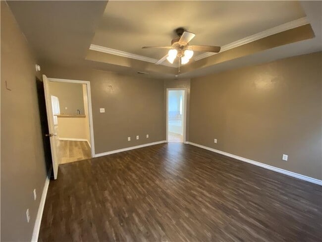 Building Photo - 2409 Gail Dr