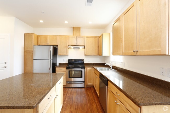 Quartz countertops - Lake Lochwood Apartments