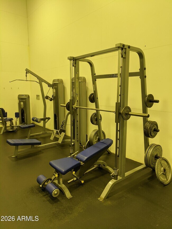 Building Photo - 1321 N Jamaica Way