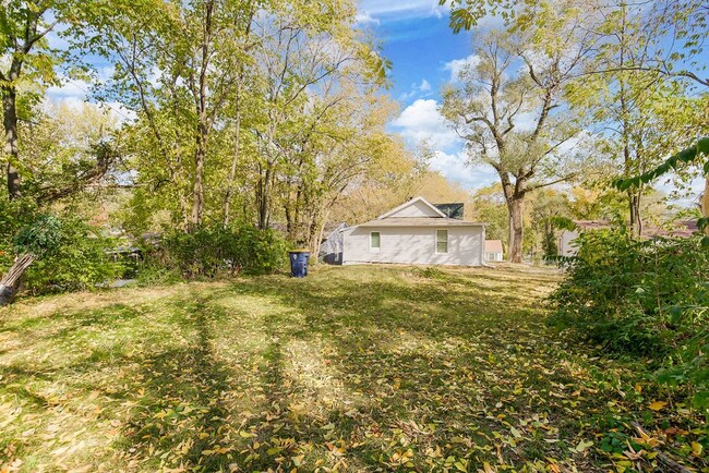 Building Photo - 6828 Bales Ave