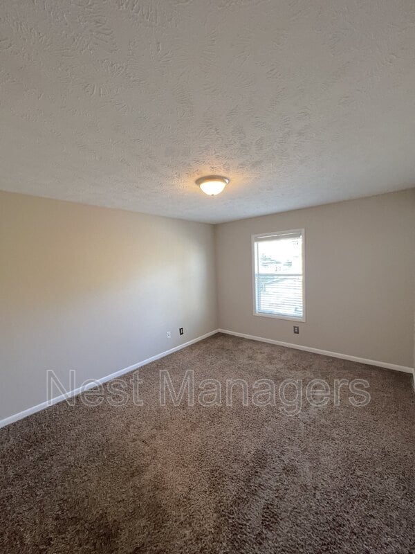 Building Photo - 1018 Wood Creek Dr