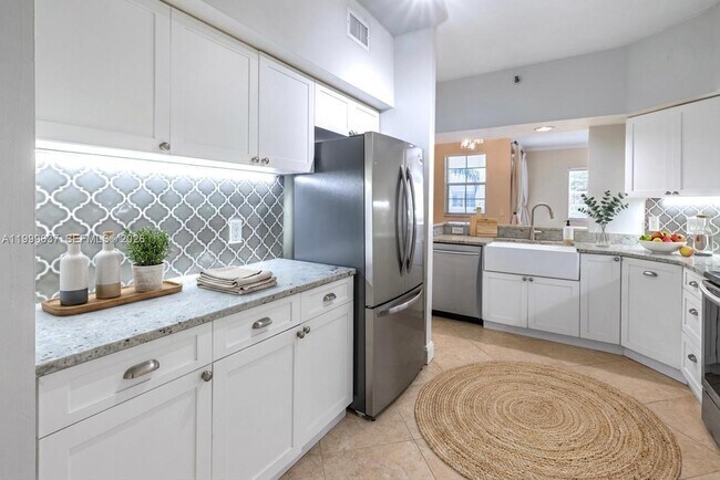 Building Photo - 3255 NE 184th St