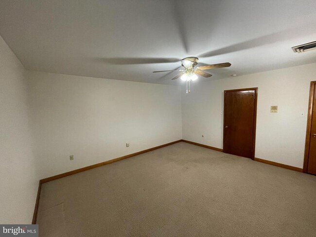 Building Photo - 1306 Hawthorne Ln