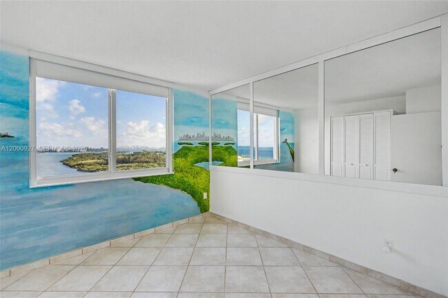 Building Photo - 500 Bayview Dr