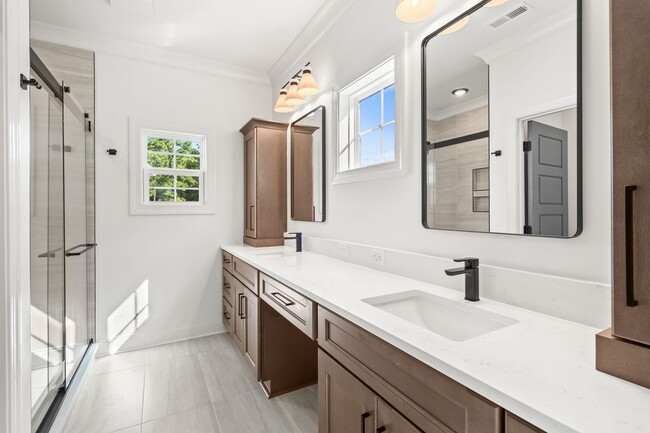 Building Photo - 113 ARBOR RIDGE CIR