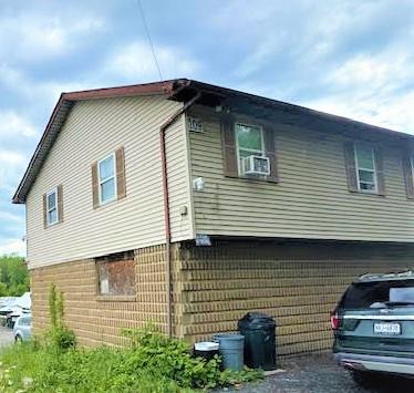 Primary Photo - 109 Caesars Ln