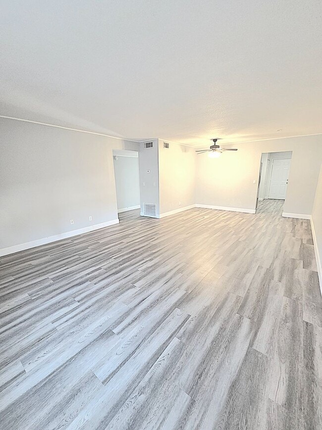 Building Photo - Location, Location!! 3 bedroom condo available now in Altamonte Springs