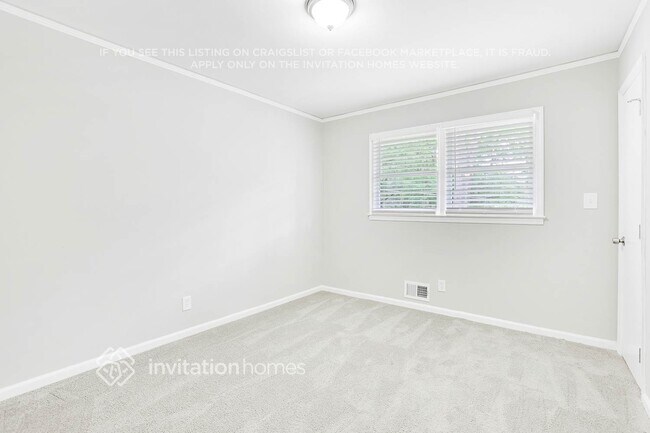 Building Photo - 2550 Greenwood Cir