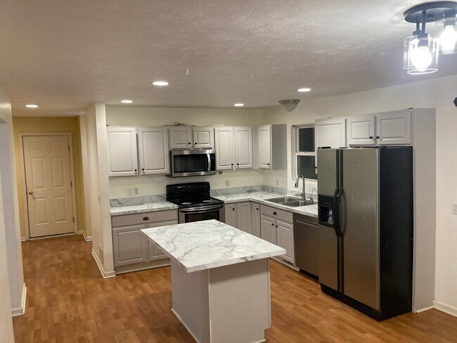 Building Photo - 4555 Cider Wood Dr NW