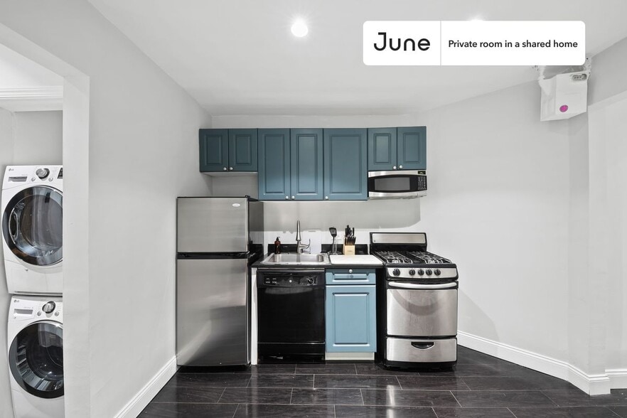 Building Photo - Room in Shared 2 bed/1 bath home