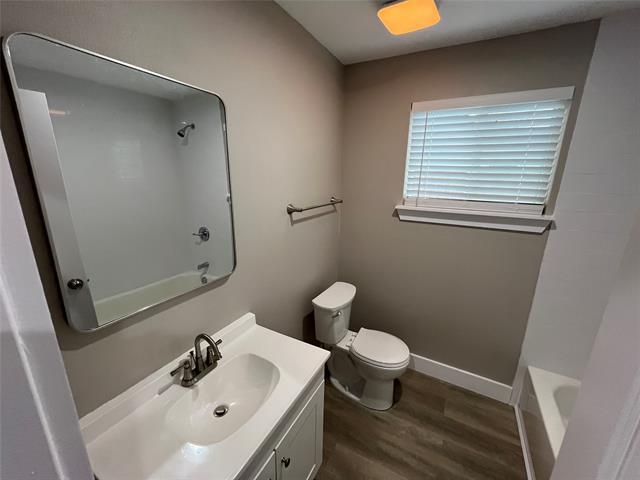 Building Photo - 1104 Wake Dr