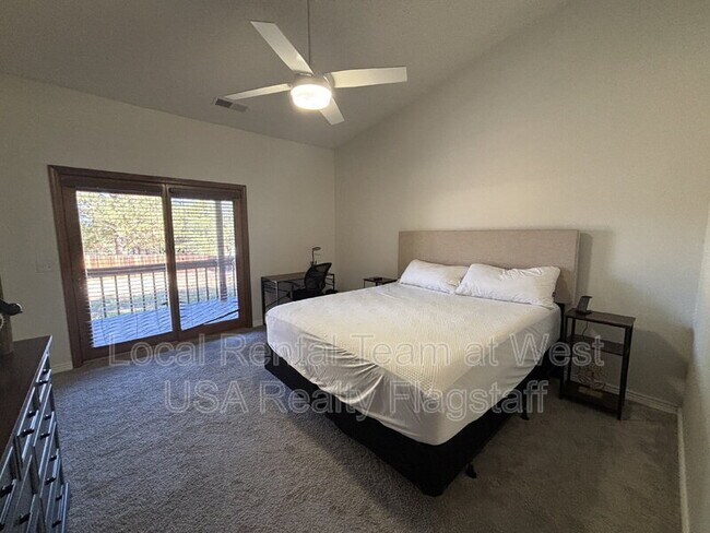 Building Photo - 2340 N Plateau Dr