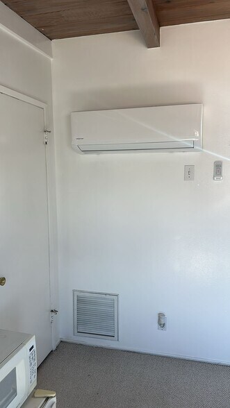 Building Photo - 17739 Welby Way