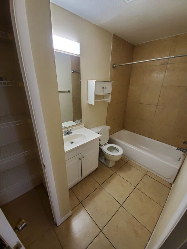 Building Photo - 904#105*