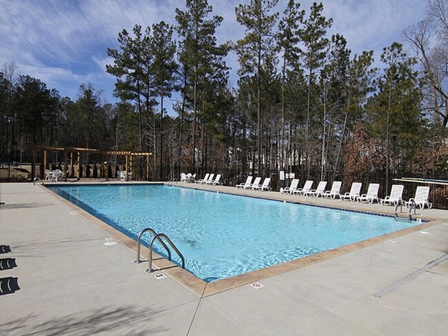 Building Photo - Live in Popular Thompson Ridge near Duke!