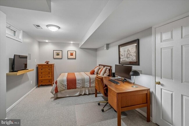 Building Photo - 4400 Loganberry Ln