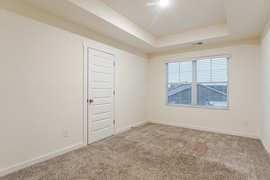 Building Photo - 5406 Cedar Creek Dr