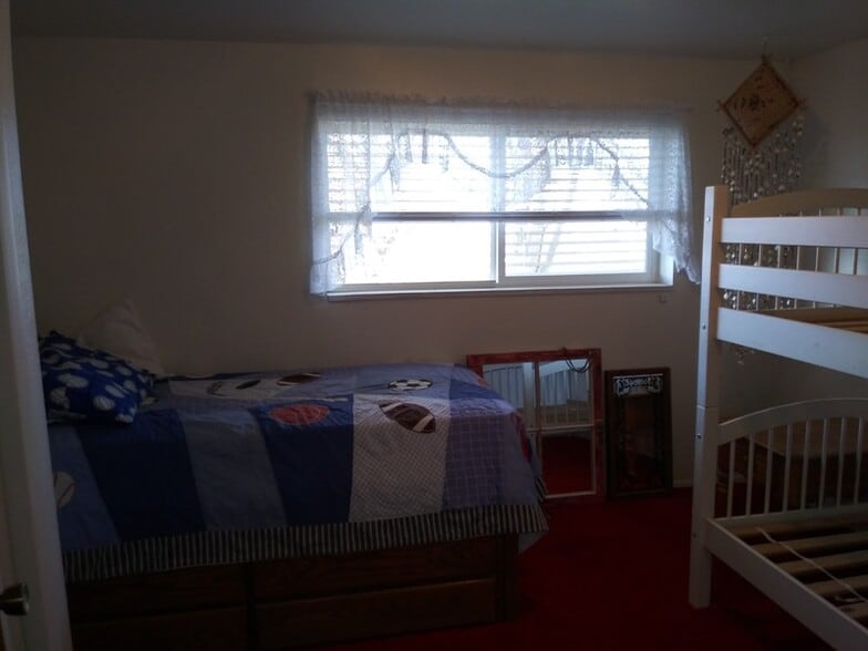 Building Photo - 475 Edgehill Dr