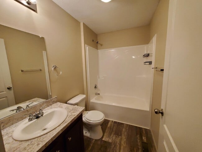 Building Photo - 9 Hummingbird Dr