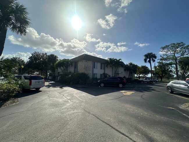 Building Photo - 1830 Maravilla Ave
