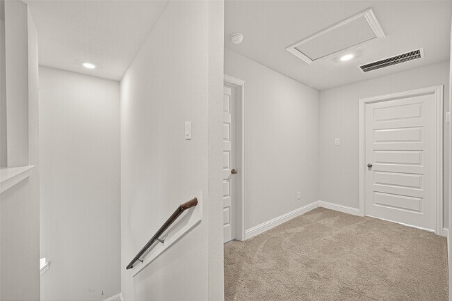 Building Photo - 409 Aurora Creek Ln