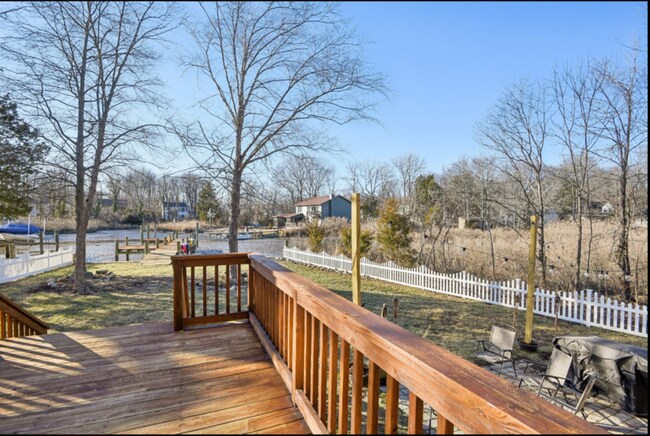 Building Photo - 4922 Lerch Dr