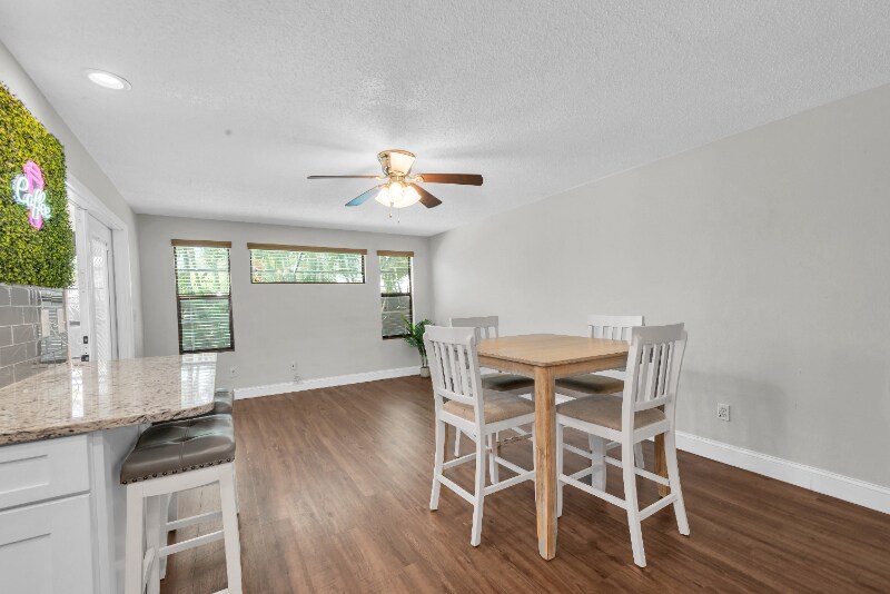 Building Photo - 502 Timber Bay Cir E