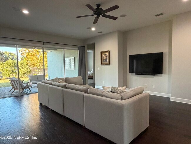 Building Photo - 168 Bronson Pkwy