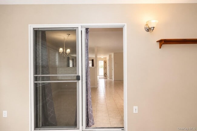 Building Photo - 263 Tamerisk Ln