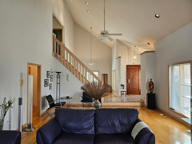 Building Photo - 5 Autumn Hill Ct