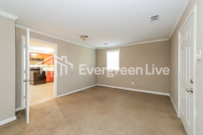 Building Photo - 3621 Vanuys Rd