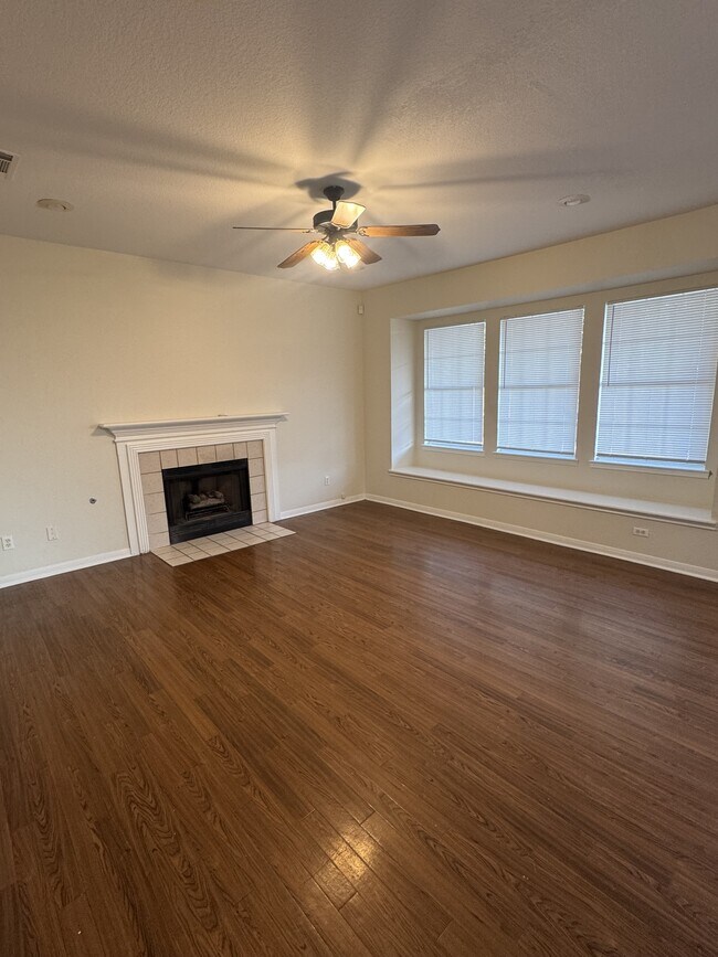 Building Photo - 1515 Mountain Laurel Dr