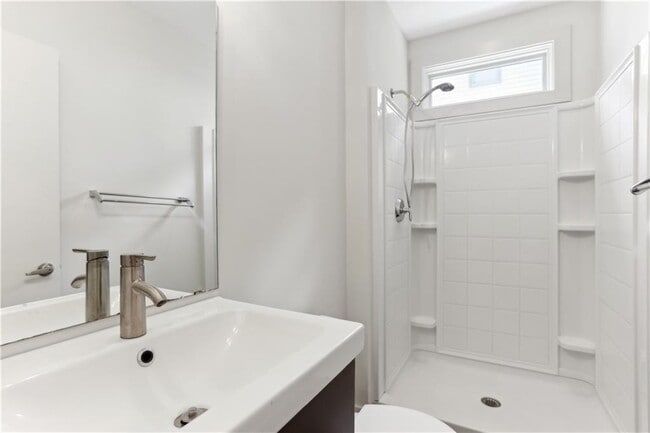Building Photo - 1385 Stirling Cir NW