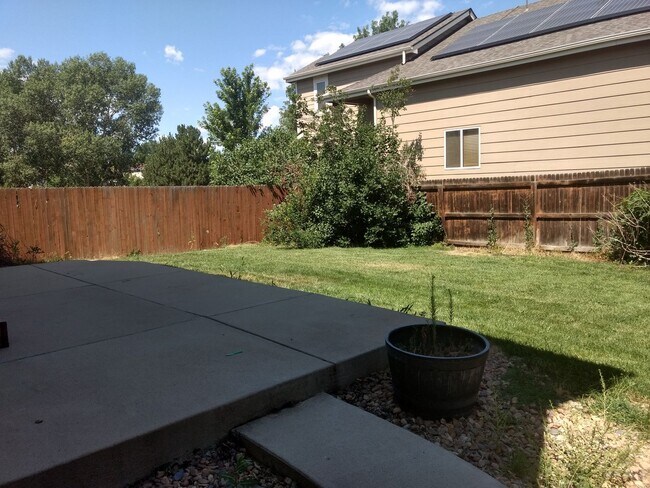 Building Photo - Beautiful 3B/2.5B Home in Ridge Crest Neighborhood - Ready for Move-in