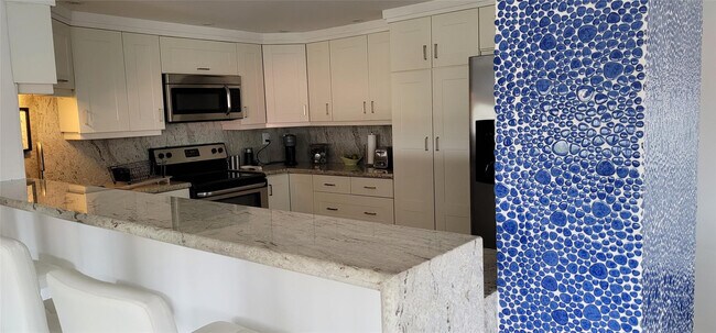 Building Photo - 3800 Galt Ocean Dr