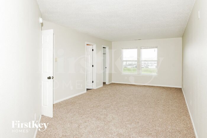 Building Photo - 1181 Kenwood Dr