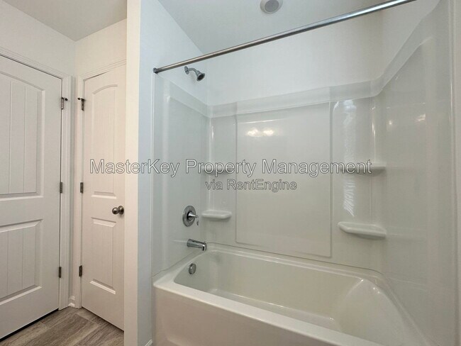 Building Photo - 1202 Briar Gate Dr