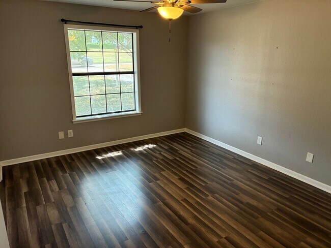 Building Photo - 231 Quitman