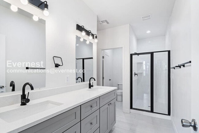 Building Photo - 1500 N 35th St