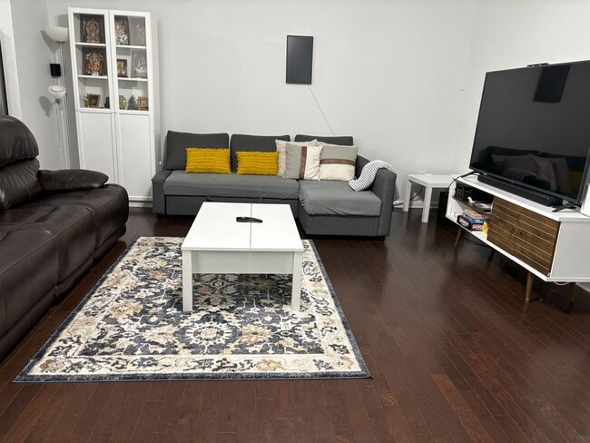 Building Photo - 5600 Moresby Ct