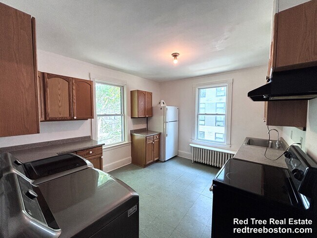 Building Photo - 45 N Beacon St