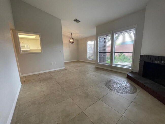 Building Photo - 614 Grenadine Ct