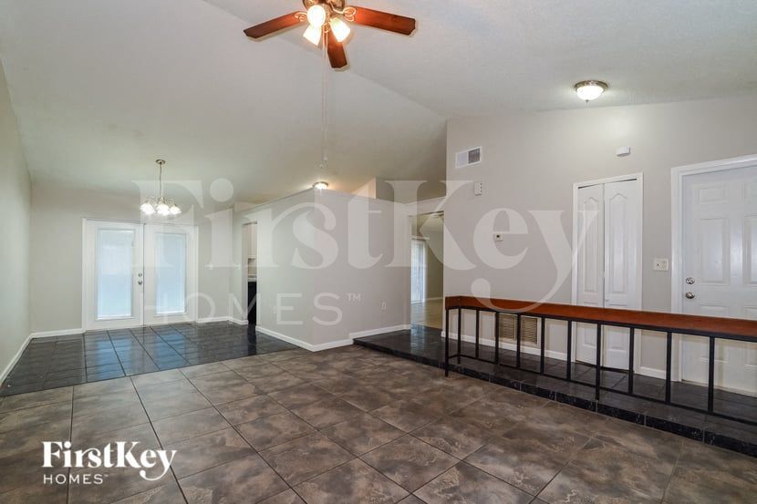 Building Photo - 649 Nardello Dr