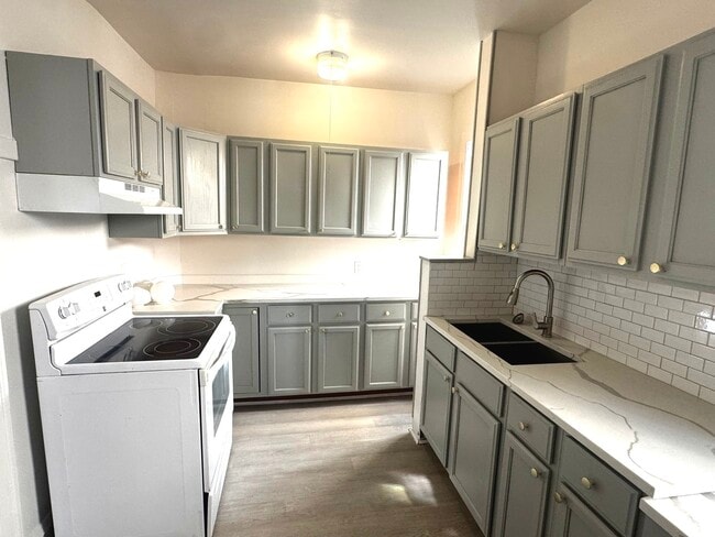 Building Photo - 6937 S Merrill Ave