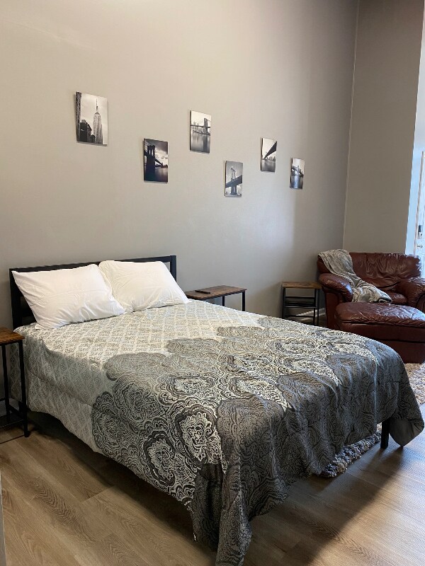 Building Photo - 614 Cherokee St