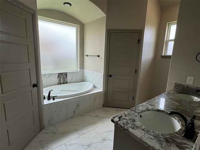 Building Photo - 3316 White Horse Dr