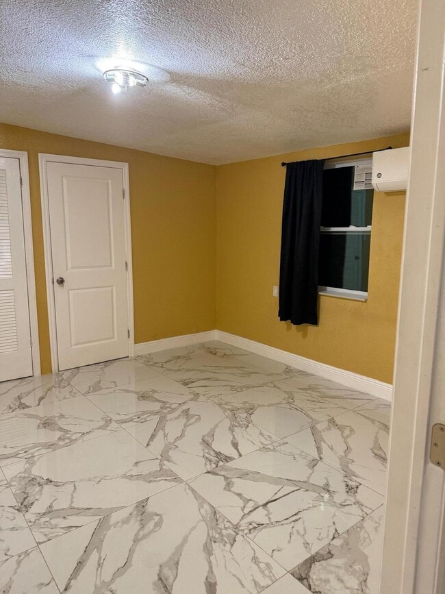 Building Photo - 6383 Saxon Blvd