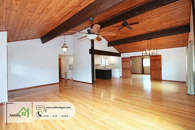 Building Photo - 3345 Golden Heights Dr