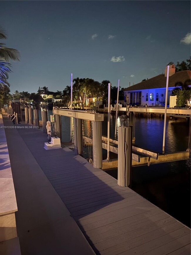 Building Photo - 959 Eve St